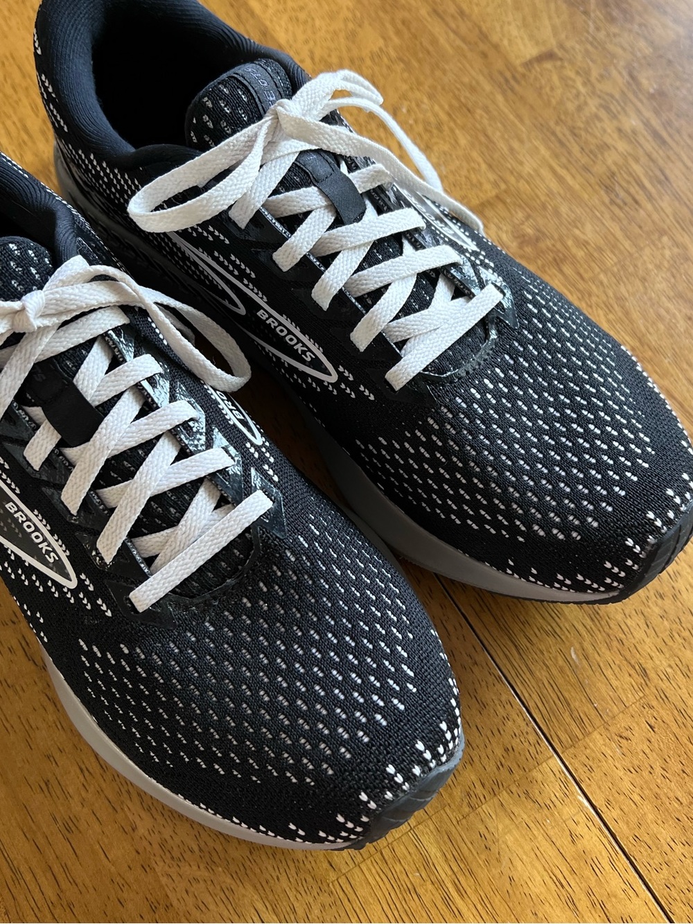 Almost NEW, Brooks Levitate GTS walking running shoes. 8 1/2 8.5 medium B - Picture 4 of 11